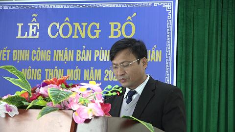 Đồng chí Nguyễn Văn Bình – Phó Bí thư Huyện ủy, Chủ tịch UBND huyện, Phó ban chỉ đạo xây dựng NTM huyện phát biểu chỉ đạo tạo buổi lễ