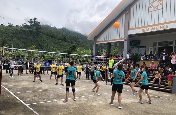 Các nội dung thi đấu trong khuôn khổ Đại hội TDTT xã Mường Lý được diễn ra ngay sau buổi lễ khai mạc)