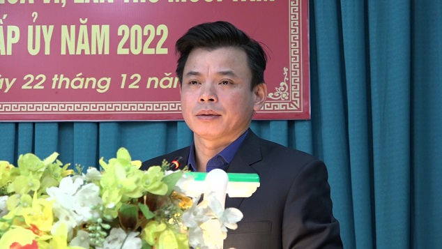 Đồng chí Hà Văn Ca – Ủy viên BCH Tỉnh ủy, Bí thư Huyện ủy, Chủ tịch HĐND huyện phát biểu khai mạc hội nghị.