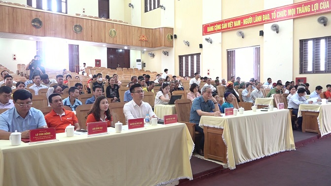 Các đại biểu dự lễ bàn giao