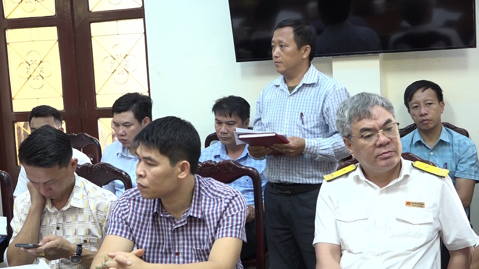 Đại biểu thảo luận tại hội nghị
