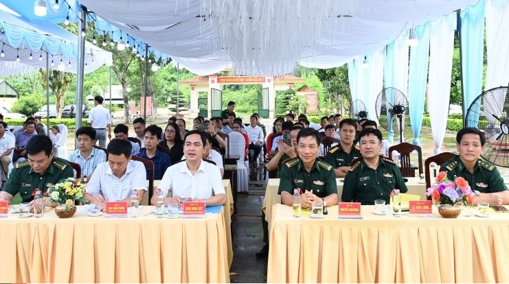 Các đại biểu dự hội nghị.