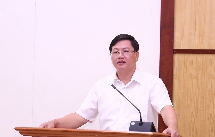Phó Chủ tịch UBND tỉnh Mai Xuân Liêm phát biểukết luận hội nghị.