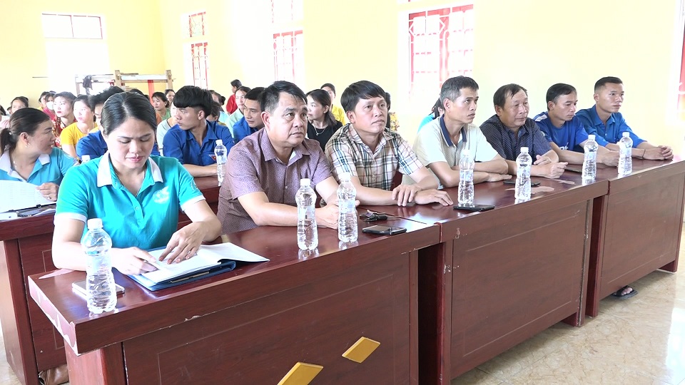 Các đại biểu tham dự buổi lễ