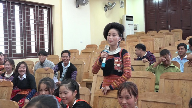 Hội viên, phụ nữ tham gia tương tác tại buổi truyền thông.