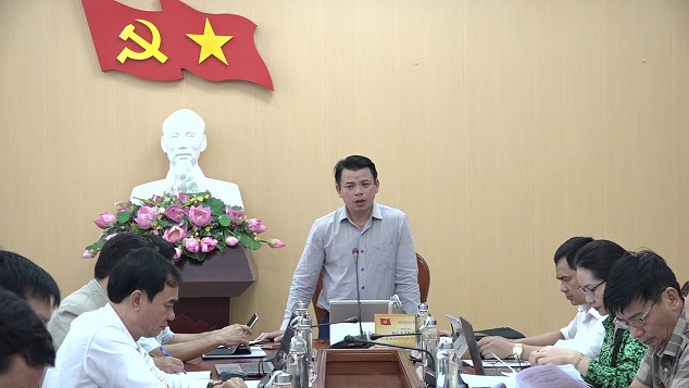 Đồng chí Hà Văn Ca, Uỷ viên Ban Chấp hành Tỉnh uỷ, Bí thư Huyện uỷ, Chủ tịch HĐND huyện khai mạc hội nghị.
