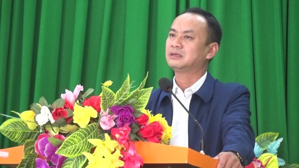 Đại diện Đảng uỷ, HĐND, UBND Thị trấn Mường lát tiếp thu và giải trình các ý kiến, kiến nghị của cử tri