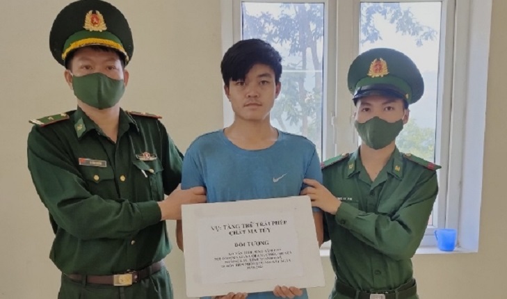 Đối tượng Lò Văn Hiếu tại cơ quan điều tra.