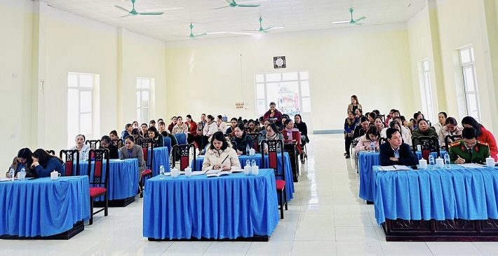 Các đại biểu và hội viên phụ nữ tham gia buổi đối thoại chính sách năm 2023.