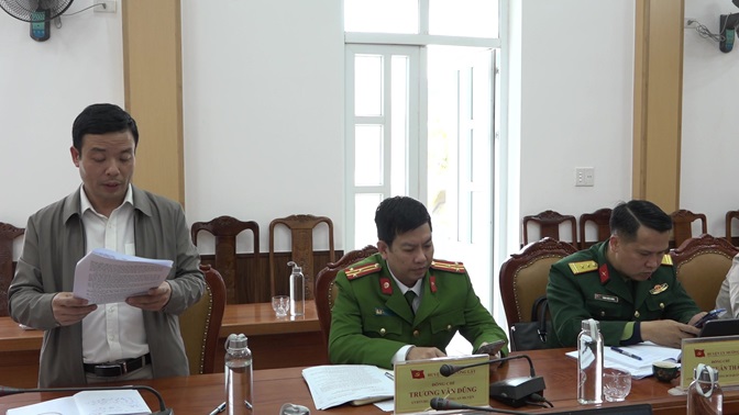 Đồng chí Mai Xuân Giang, HUV, Phó Chủ tịch UBND huyện trình bày Dự thảo lần 2 Đề án phát triển kinh tế hộ trên địa bàn huyện đến năm 2030, tầm nhìn đến năm 2045.