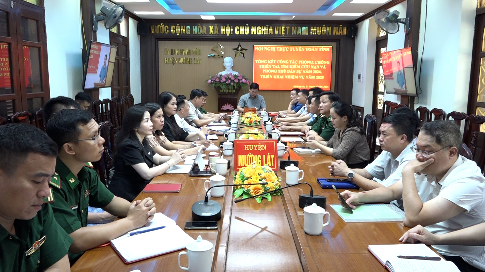Điểm cầu huyện Mường Lát.