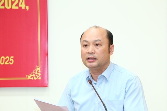 Giám đốc Sở Nông nghiệp và Môi trường Cao Văn Cường phát biểu ý kiến tại hội nghị.