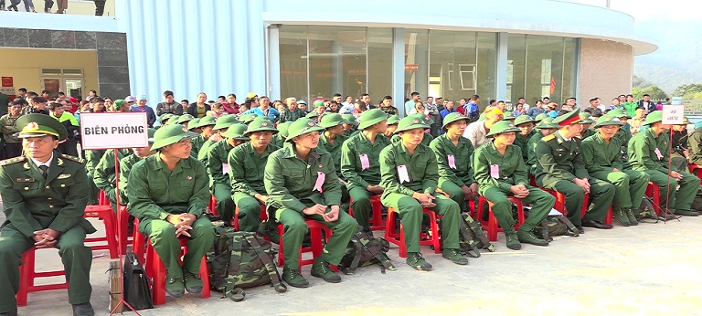 Các tân binh sẵn sàng lên đường thực hiện nghĩa vụ quân sự