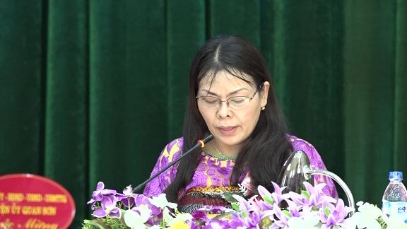 Đồng chí Hà Thị Hoa - Phó Chủ tịch UBND huyện trình bày Báo cáo Chính trị Đại hội