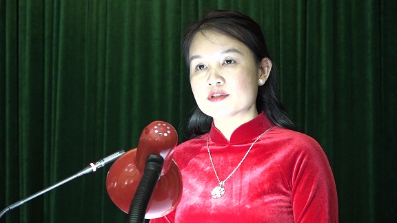 Đồng chí Hà Thị Hương, Tỉnh ủy viên, Bí thư Huyện ủy thông tin một số kết quả nổi bật của huyện Quan Hóa