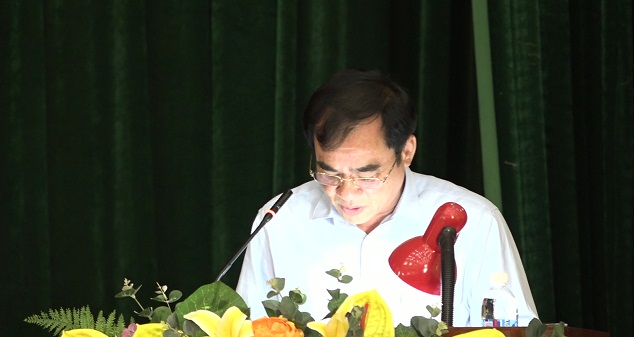 Đồng chí Hoàng Văn Dũng - Ủy viên BTV Huyện ủy, Phó Chủ tịch Thường trực UBND huyện thông qua báo cáo tổng kết 5 năm thực hiện Nghị quyết số 04 của Ban chấp hành Đảng bộ tỉnh Thanh Hóa