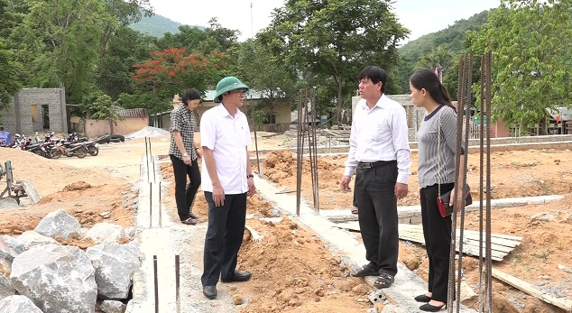 Ban Kinh tế - Ngân sách tham gia cùng Thường trực HĐND huyện khóa V giám sát tiến độ, chất lượng xây dựng công trình nhà Văn hóa tại xã Quang Chiểu