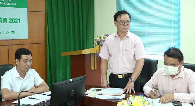 Ông Nguyễn Đức Thượng - Giám đốc Phòng giao dịch Ngân hàng Chính sách xã hội huyện Mường Lát phát biểu tại Hội nghị