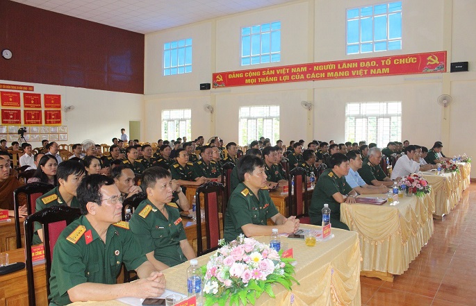 Các đại biểu tham dự buổi lễ