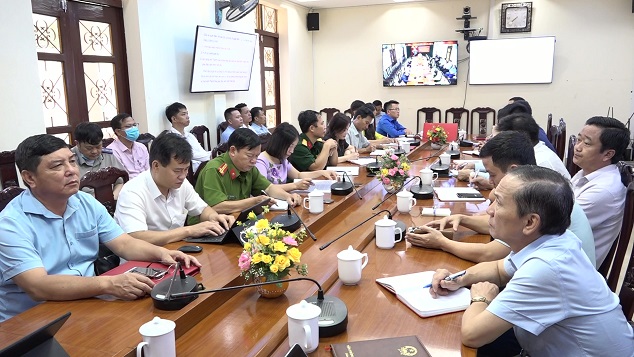 Các đại biểu dự tại điểm cầu huyện Mường Lát