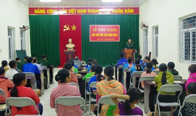 Toàn cảnh khai mạc lớp xòa mù chữ