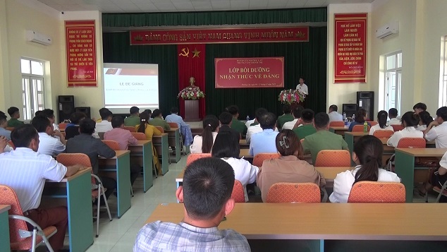 Toàn cảnh buổi lễ bế giảng