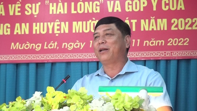 Đồng chí Lò Văn Đồng, uỷ viên BTV, Trưởng ban Dân vận Huyện uỷ, Chủ tịch Uỷ ban MTTQ huyện phát biểu tại Hội nghị