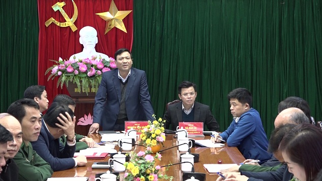 Đồng chí Hà Văn Ca – Ủy viên BCH Tỉnh ủy, Bí thư Huyện ủy, Chủ tịch HĐND huyện và đồng chí Nguyễn Văn Bình – Phó Bí thư HU, Chủ tịch UBND huyện chủ trì hội nghị tại điểm cầu huyện Mường Lát.