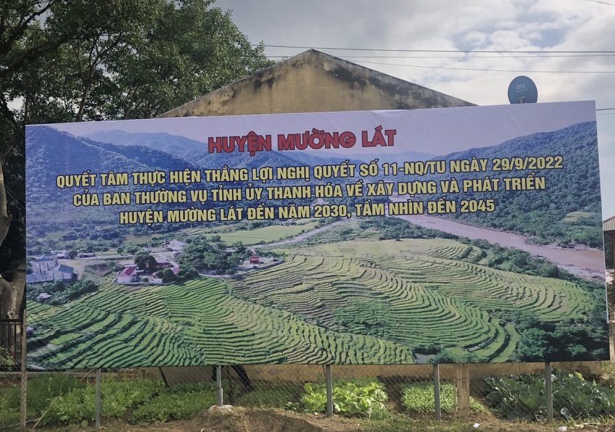 Trung tâm Văn hóa, Thông tin, Thể thao và Du lịch huyện thay mới các cụm pa nô.