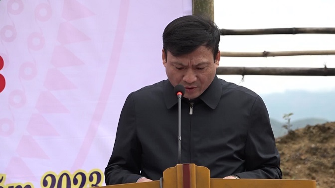 Đồng chí Nguyễn Văn Bình, Phó Bí thư Huyện ủy, Chủ tịch UBND huyện phát động Tết trồng cây Quý mão 2023.