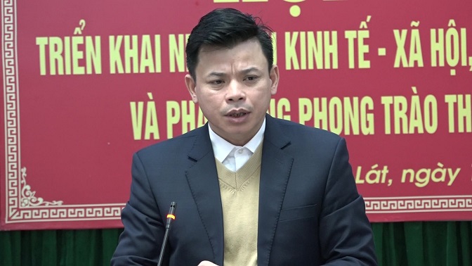 Đồng chí Hà Văn Ca - Ủy viên Ban Chấp hành Tỉnh ủy, Bí thư Huyện ủy, Chủ tịch HĐND huyện phát biểu chỉ đạo hội nghị