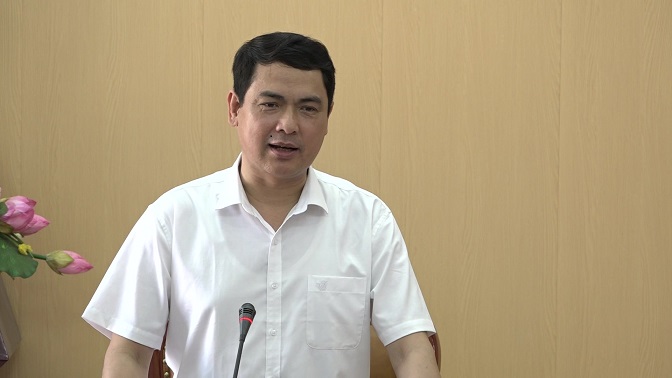 Đồng chí Triệu Minh Xiết – Phó Bí thư Thường trực Huyện ủy phát biểu chỉ đạo hội nghị.