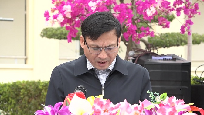 Đồng chí Nguyễn Văn Bình – Phó Bí thư HU, Chủ tịch UBND huyện phát biểu chỉ đạo tại buổi lễ ra quân