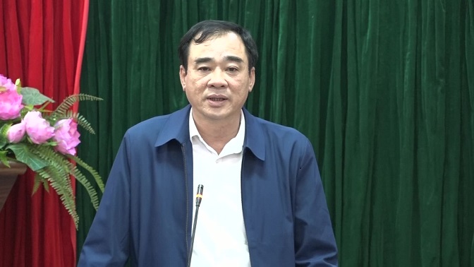 Đồng chí Hoàng Văn Dũng - Ủy viên BTVHU, Phó Chủ tịch Thường trực UBND huyện kết luận hội nghị