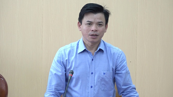 Đồng chí Hà Văn Ca – Ủy viên BCH Tỉnh ủy, Bí thư Huyện ủy, Chủ tịch HĐND huyện phát biểu tại buổi làm việc