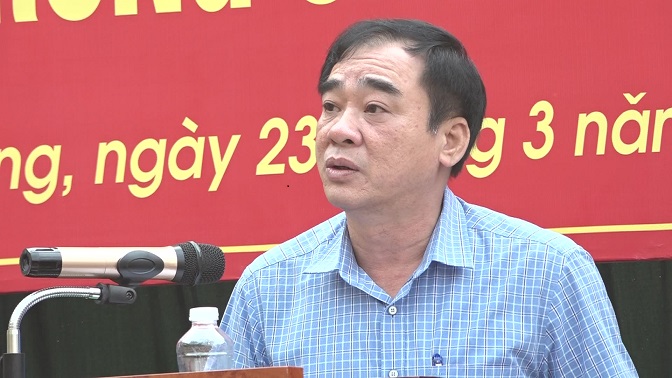 Đồng chí Hoàng Văn Dũng - Ủy viên BTVHU, Phó Chủ tịch Thường trực UBND huyện, Trưởng BCĐ Chương trình mục tiêu phát triển lâm nghiệp bền vững huyện phát biểu chỉ đạo rút kinh nghiệm