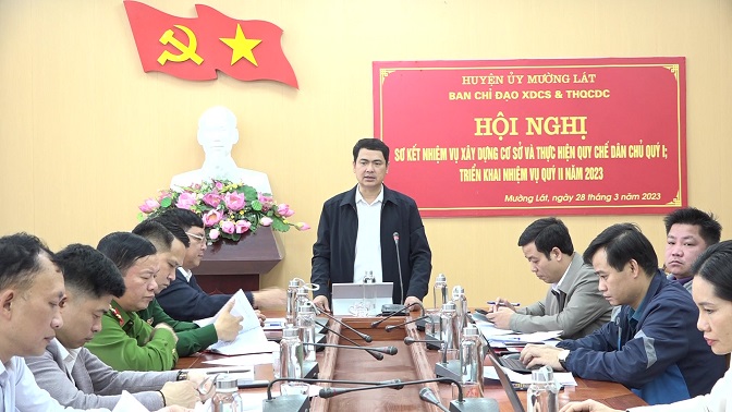 Đồng chí Triệu Minh Xiết, Phó Bí thư Thường trực Huyện uỷ, Trưởng ban chỉ đạo XDCS&THQCDC huyện kết luận Hội nghị