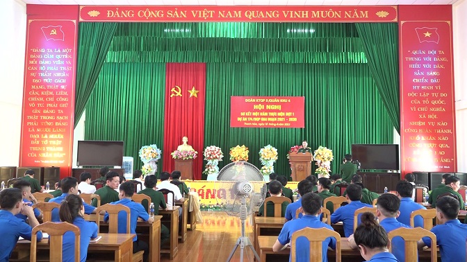 Toàn cảnh hội nghị.