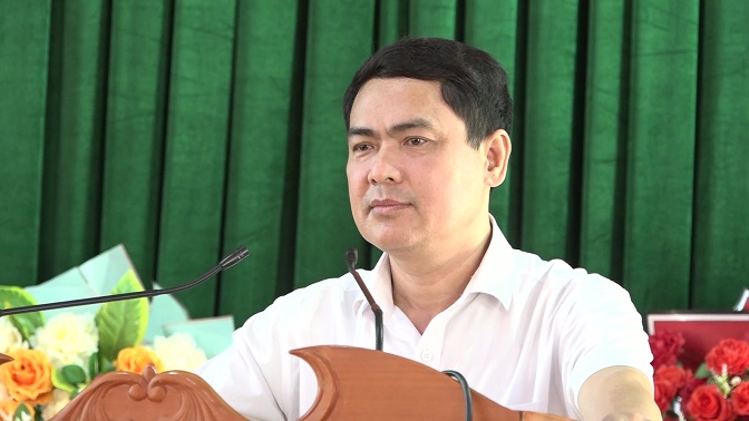 Đồng chí Triệu Minh Xiết, Phó Bí thư Thường trực Huyện uỷ Mường Lát phát biểu tại Hội nghị