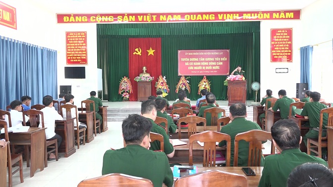 Toàn cảnh buổi lễ tuyên dương.