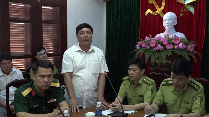 Đồng chí Lò Văn Đồng, Uỷ viên BTV, Trưởng Ban Dân vận Huyện uỷ, Chủ tịch MTTQ huyện phát biểu tại buổi lễ