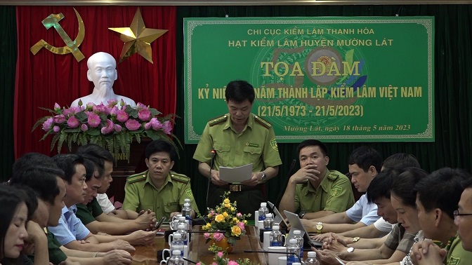 Đồng chí Nguyễn Văn Bính, Hạt trưởng Hạt Kiểm lâm huyện thông qua diễn văn kỷ niệm 50 năm