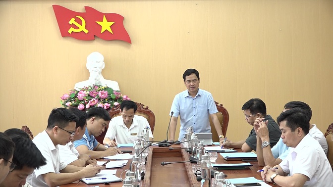 Đồng chí Triệu Minh Xiết – Phó Bí thư Thường trực Huyện ủy phát biểu kết luận Hội nghị