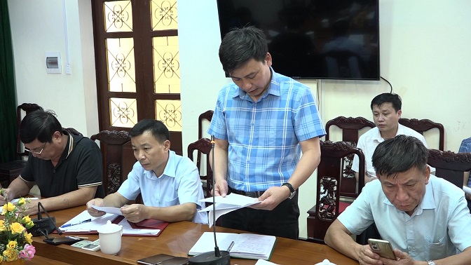 Đồng chí Trần Văn Thắng, Trưởng phòng Phòng Nông nghiệp và Phát triển nông thôn thông qua báo cáo tổng kết
