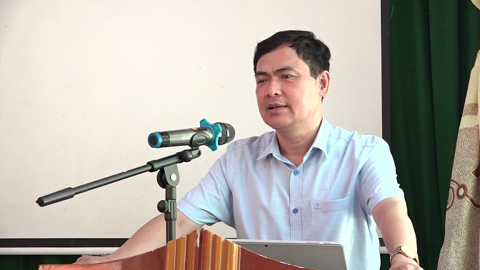 Đồng chí Triệu Minh Xiết, Phó Bí thư Thường trực Huyện ủy phát biểu kết luận buổi làm việc