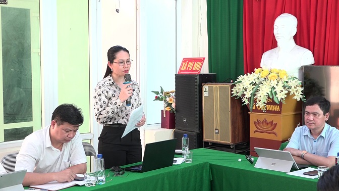 Đồng chí Lương Thị Tuân, Ủy viên Ban Thường vụ, Trưởng ban Tổ chức Huyện ủy phát biểu tại buổi làm việc
