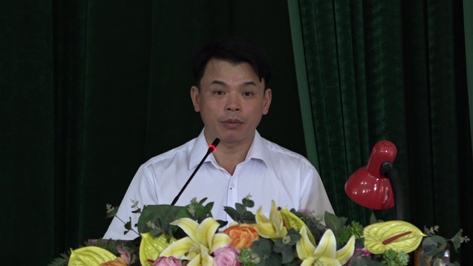 Đồng chí Hà Văn Ca – Tỉnh ủy viên, Bí thư Huyện ủy, Chủ tịch HĐND huyện phát biểu kết luận hội nghị