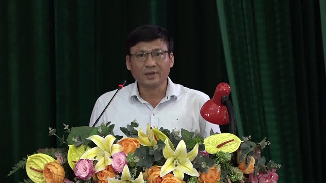 Đồng chí Nguyễn Văn Bình – Phó Bí thư Huyện ủy, Chủ tịch UBND huyện thông qua dự thảo báo cáo kiểm điểm công tác lãnh đạo, chỉ đạo của cấp ủy trong hơn 2 năm triển khai thực hiện Nghị quyết Đại hội Đảng bộ huyện lần thứ VI, nhiệm kỳ 2020-2025