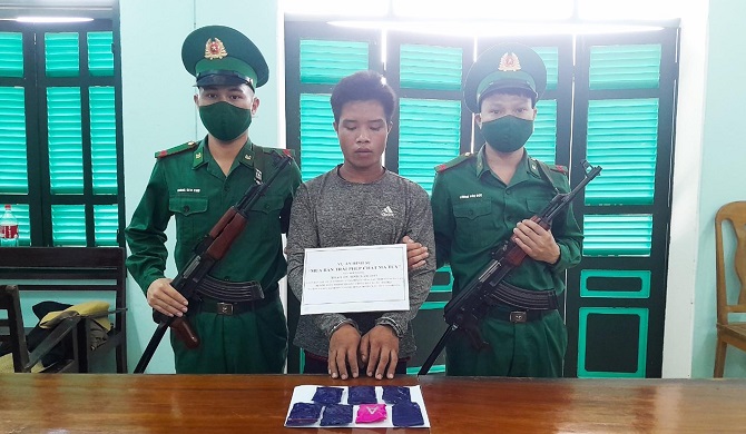 Đối tượng Thạo Ủn tại cơ quan điều tra