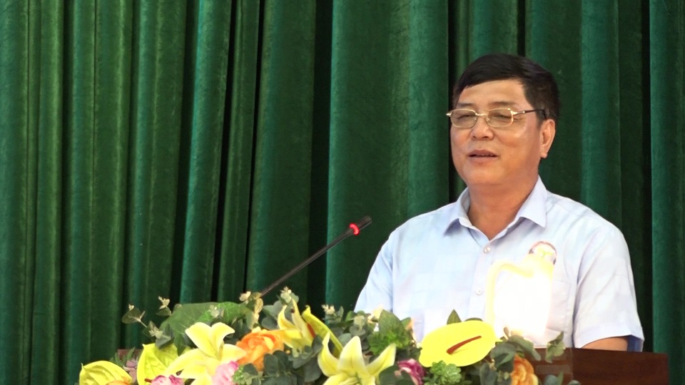 Đồng chí Lò Văn Đồng – UVBTV, Trưởng Ban Dân vận huyện ủy, Chủ tịch UBMTTQ huyện Mường lát, phát biểu kết luận hội nghị